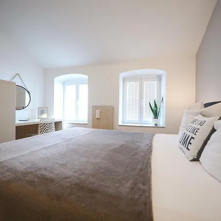 Apartment Stomorica *