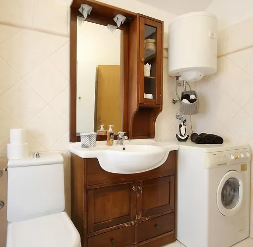 شقة Stomorica زادار