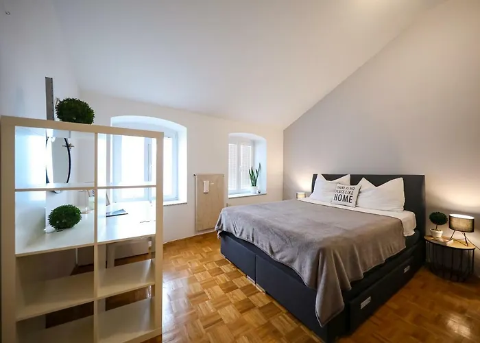 شقة Stomorica زادار