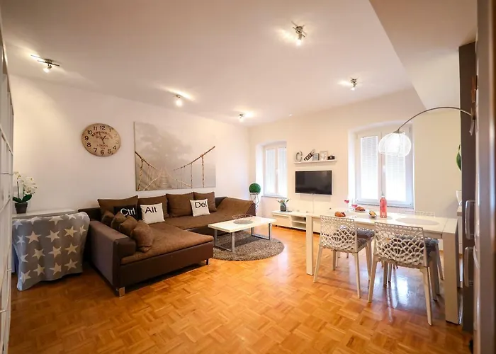 Stomorica شقة زادار