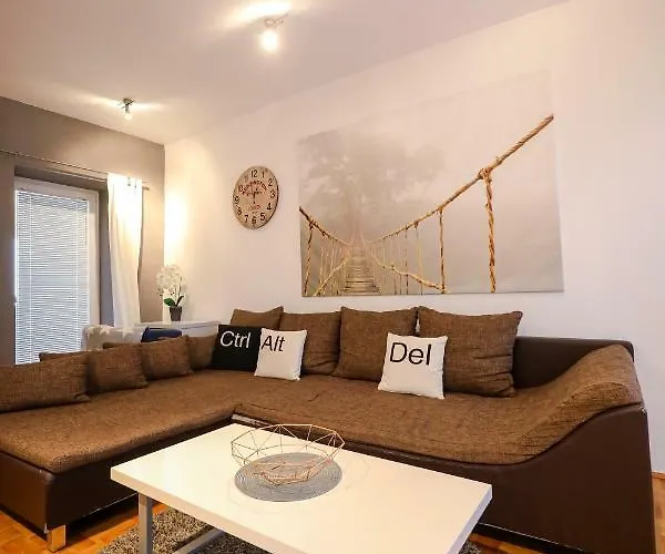 Stomorica شقة زادار